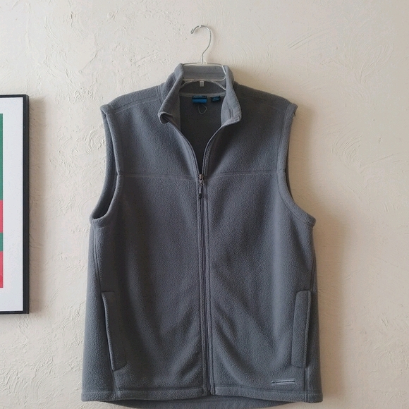 Eastern Mountain Sports fleece vest - Picture 1 of 8